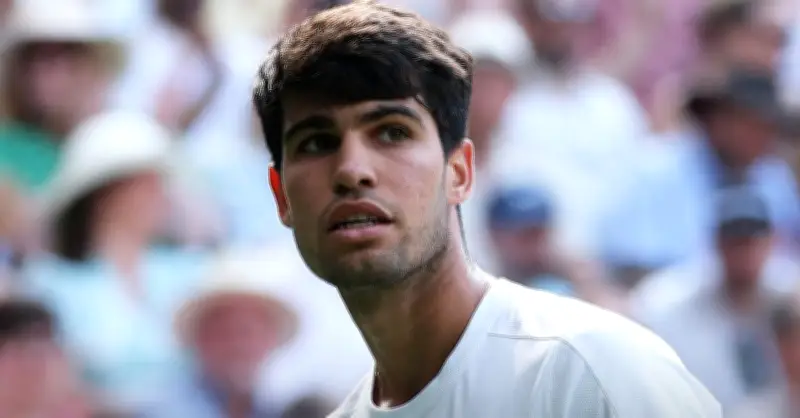Carlos Alcaraz rút lui khỏi Wimbledon vì chấn thương cổ tay