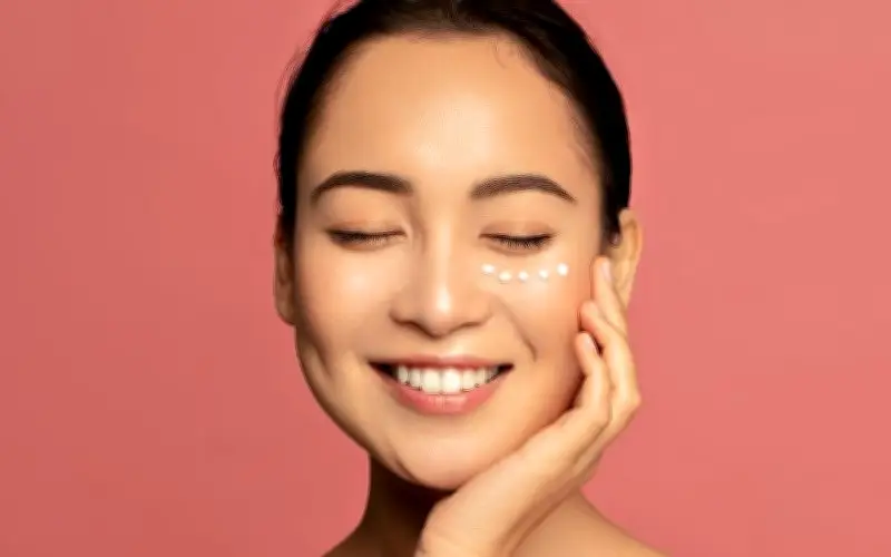 Các bước skincare cách nhau bao nhiêu phút là chuẩn cho da?