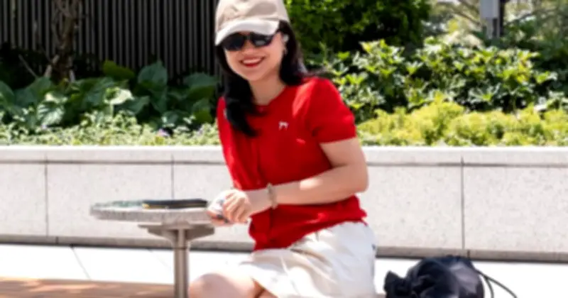 Cách phối đồ với tông màu nóng: Đỏ, cam, hồng, vàng cho phong cách thời thượng