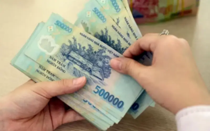 Cách tính lương mới cho cán bộ công chức từ 1/7; phạt tới 50 triệu đồng khi dùng hình ảnh trẻ em câu view