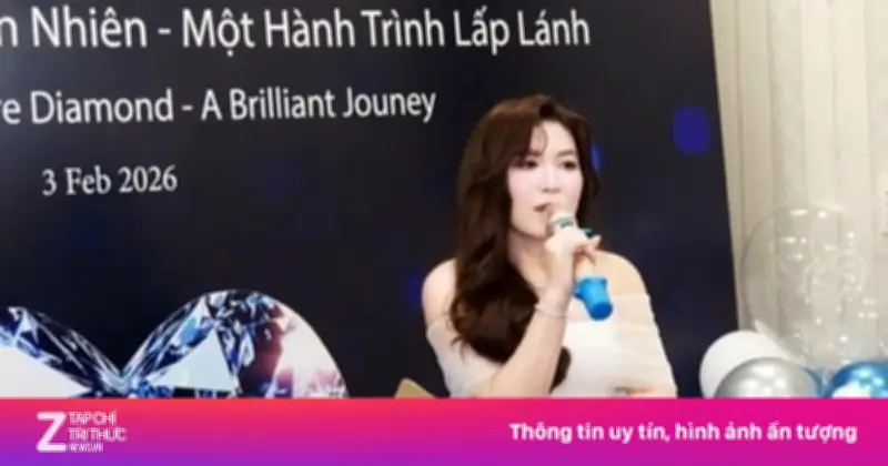 CEO LuxJy trực tiếp livestream bán trang sức kim cương, tạo dựng niềm tin với khách hàng