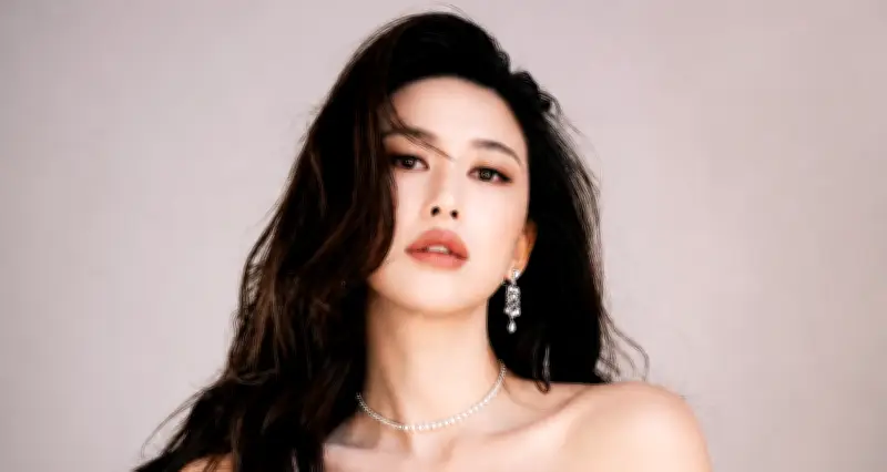 Chủ cháu mất ngủ vì kỳ cụ ông là thiếu tướng, hôn nhân kín tiếng của Viên Mãn
