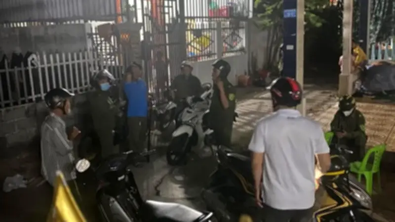 Chó hoang nghi mắc dại cắn nhiều người ở cảng cá, đã bị tiêu diệt