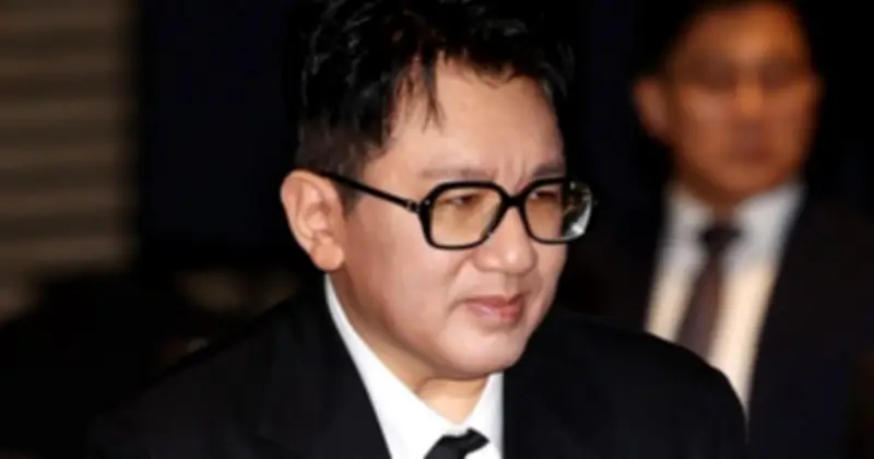 Chủ tịch HYBE Bang Si Hyuk tặng miễn phí gần 800 tỷ đồng cổ phiếu giữa vòng điều tra