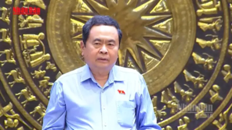 Chủ tịch Quốc hội yêu cầu chuyển từ quản lý sang kiến tạo phát triển