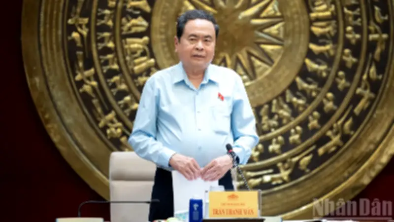 Chủ tịch Quốc hội yêu cầu đổi mới tư duy, nâng cao chất lượng tham mưu chiến lược