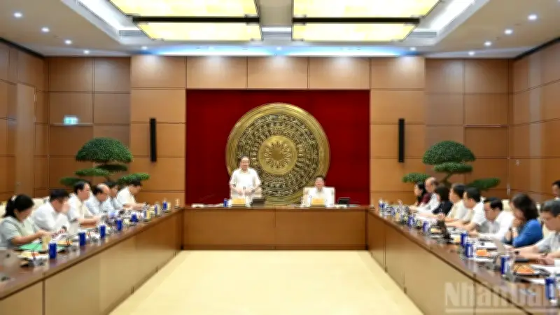 Chủ tịch Quốc hội yêu cầu Ủy ban Khoa học, Công nghệ và Môi trường đổi mới tư duy, đi trước đón đầu