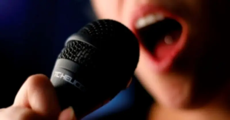 Chủ tịch xã lý giải đề nghị tạm dừng karaoke 'hát với nhau' để học sinh ôn thi