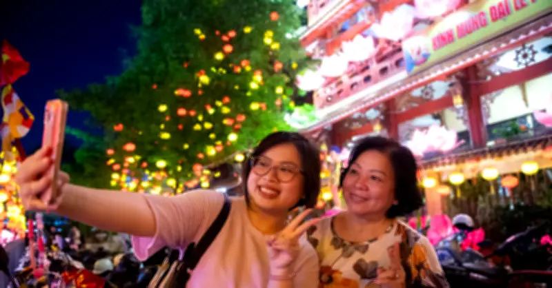 Chùa Pháp Hoa rực rỡ nghìn lồng đèn mùa Phật đản