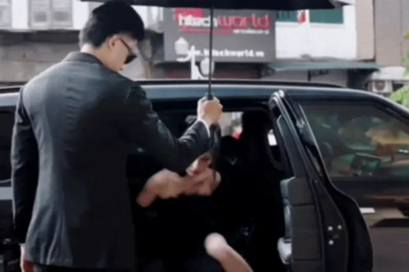 Chi 6 triệu đồng thuê vệ sĩ, giả làm 'đại tiểu thư' xuống phố gây sốt TikTok