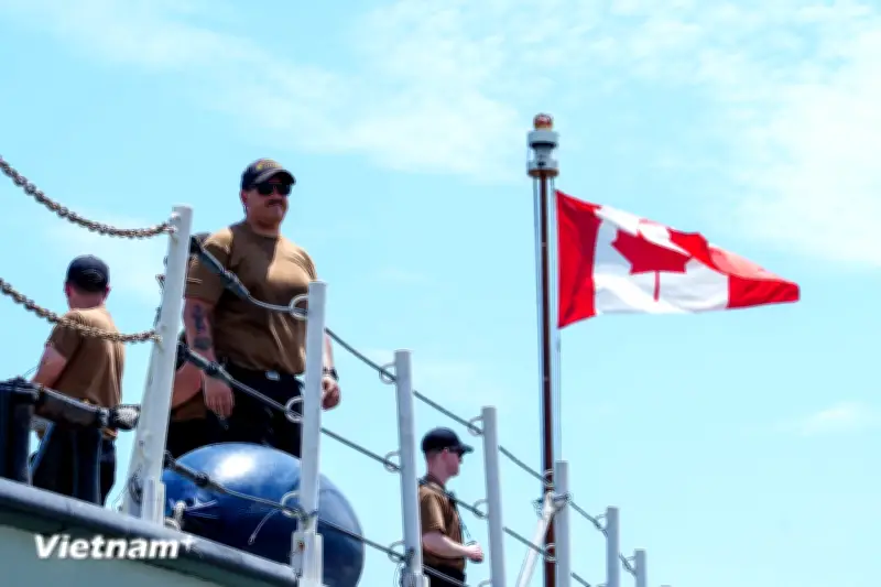 Chiến hạm HMCS Charlottetown của Hải quân Canada thăm hữu nghị Đà Nẵng
