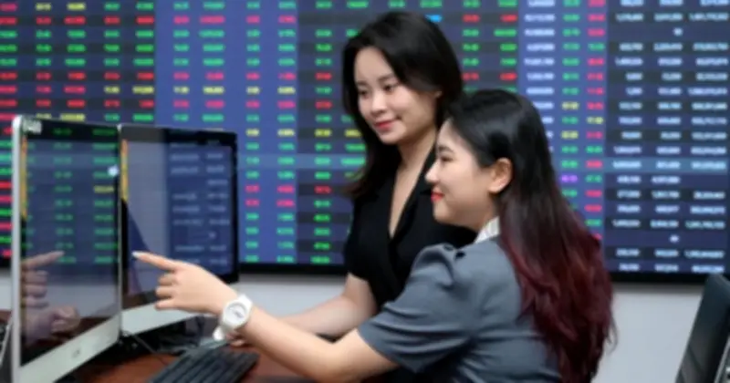 Chứng khoán rung lắc mạnh trước kỳ nghỉ lễ, VN-Index giảm 21,74 điểm