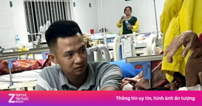Cháu trai thức trắng đêm chăm bà nội ốm, kiên nhẫn dù bị mắng đánh gây xúc động