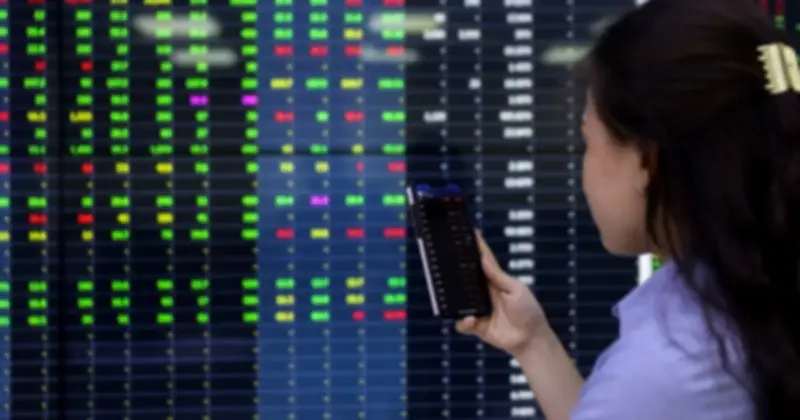Chuyên gia khuyên nhà đầu tư thận trọng khi VN-Index tiến gần đỉnh lịch sử