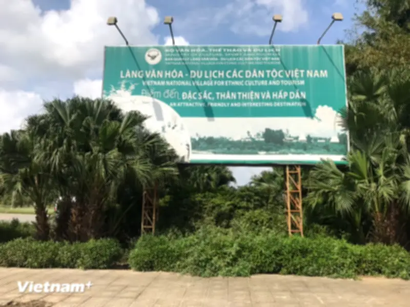 Chuyển giao Làng Văn hóa Du lịch các dân tộc Việt Nam về UBND TP Hà Nội quản lý