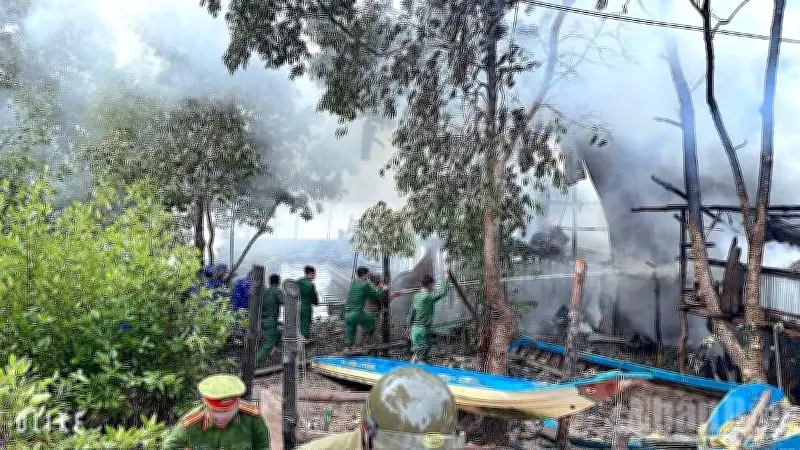 Cháy lớn tại Cà Mau, Biên phòng kịp thời dập lửa cứu tài sản