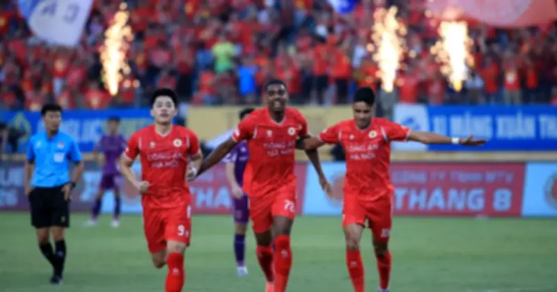 CLB CAHN đánh bại Becamex TP.HCM 2-1, chính thức nâng cúp vô địch V-League