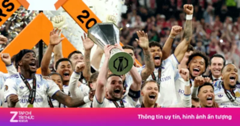 Cảm xúc vỡ òa của các cầu thủ Aston Villa sau chức vô địch Europa League