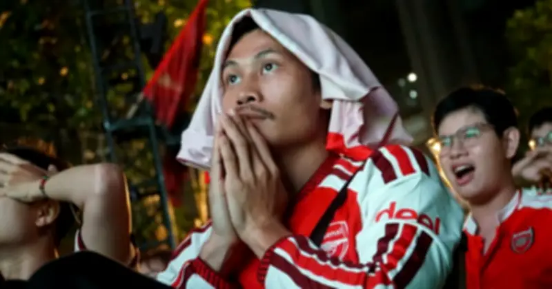 Cảm xúc vỡ òa và tiếc nuối của fan Arsenal tại TP.HCM sau trận chung kết