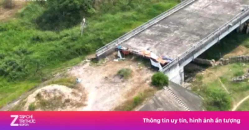 Cận cảnh cầu 100 tỷ xây xong 2 năm vẫn chưa thể đi lại ở Đà Nẵng