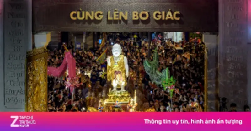 Cận cảnh tượng Phật ngọc trắng quý hiếm lần đầu xuất hiện tại TP.HCM