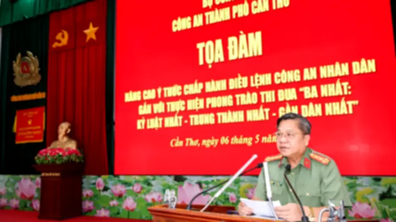 Công an Cần Thơ đẩy mạnh phong trào thi đua "Ba nhất" trong chấp hành điều lệnh