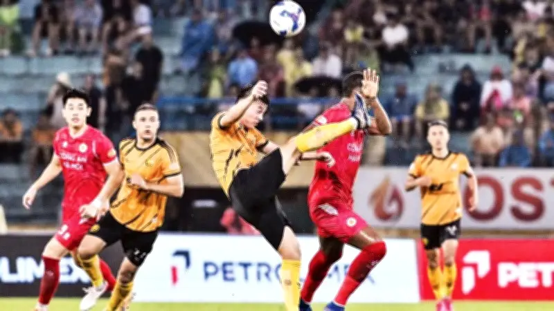 Công an Hà Nội vô địch sớm V.League 2025/26, cuộc đua trụ hạng nóng bỏng