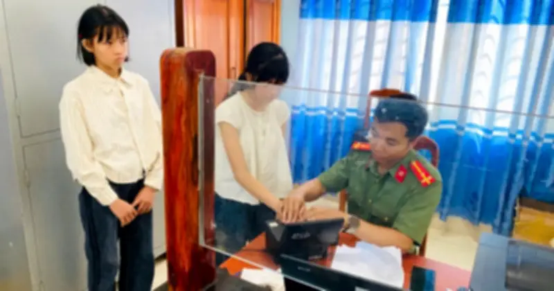 Công an xã Tam Anh tăng cường cấp căn cước, định danh điện tử cho trẻ em dịp lễ