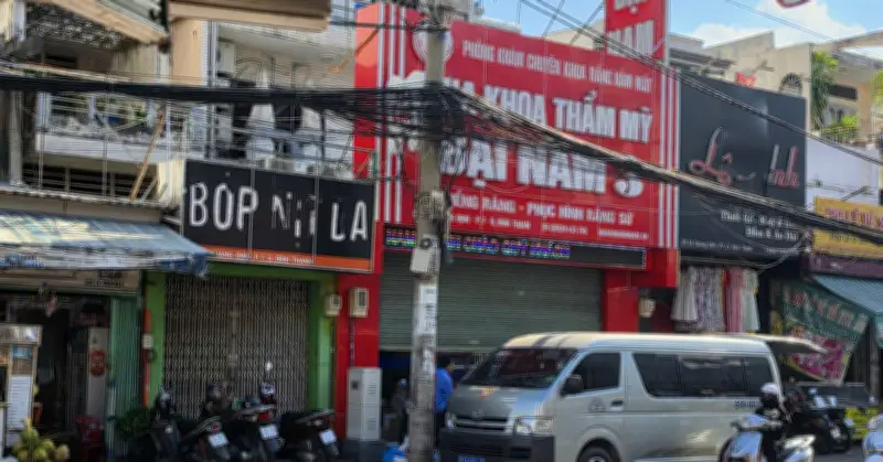 Công an xuất hiện tại hệ thống phòng khám nha khoa trong vụ lừa hơn 1.200 tỷ đồng