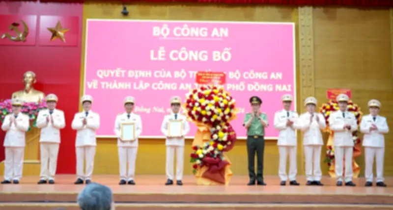 Công bố quyết định thành lập Công an thành phố Đồng Nai