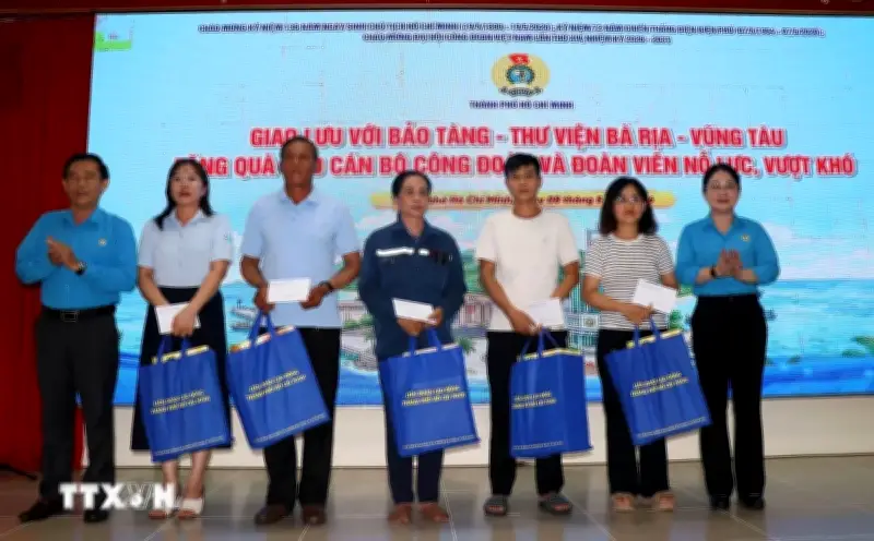 Công nhân lao động TP.HCM phát huy tinh thần vượt khó vươn lên