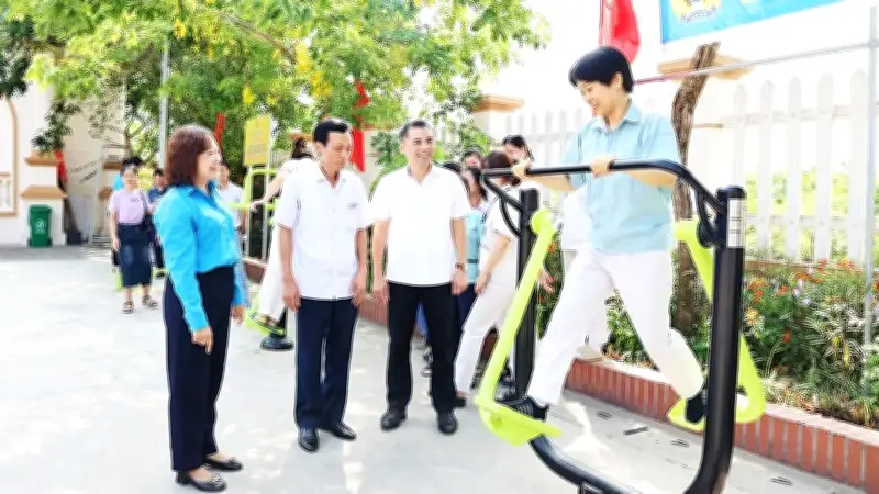 Công nhân mắc kẹt giữa nhà máy và phòng trọ, thiếu không gian văn hóa