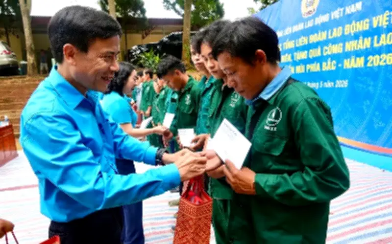 Công ty Cao-su Điện Biên chăm lo đời sống công nhân vùng cao