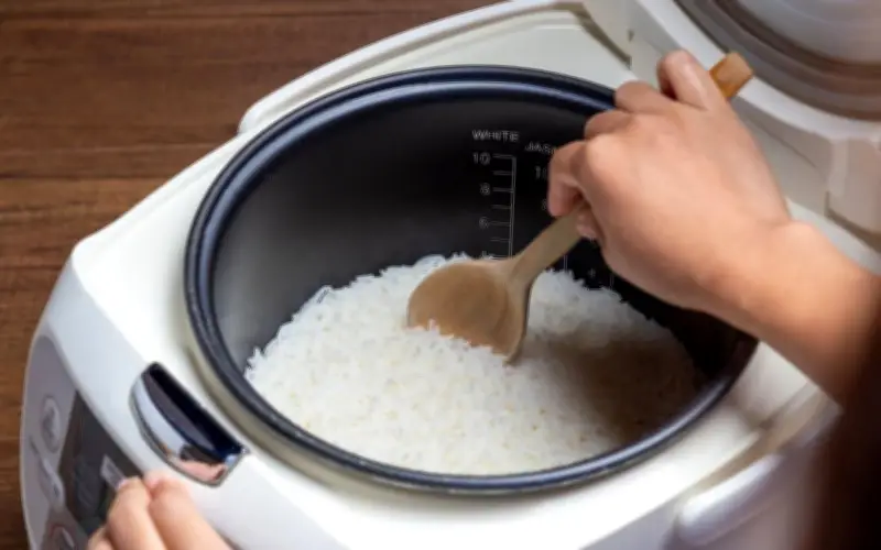 Cảnh báo đặc biệt với người dùng nồi cơm điện: 2 thói quen âm thầm nuôi bệnh tật
