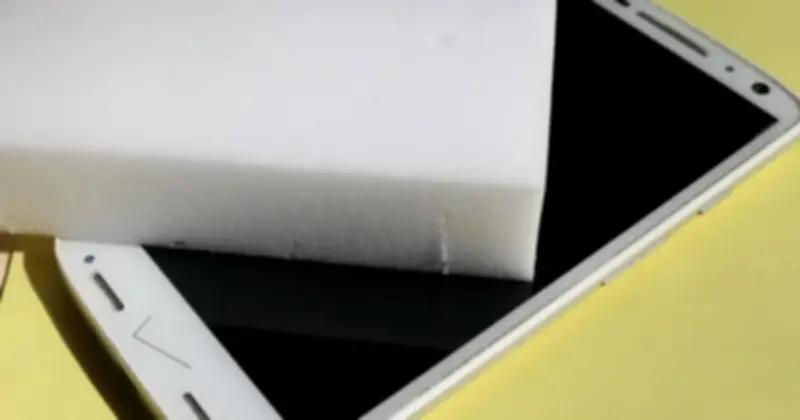 Cảnh báo: Không dùng Magic Eraser để xóa vết xước màn hình điện thoại