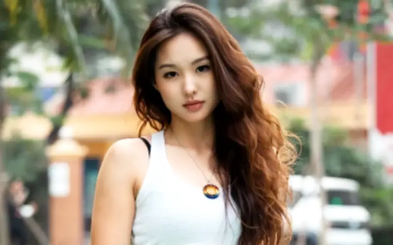 Con gái hoa khôi bóng chuyền Kim Huệ gây chú ý với ngoại hình nổi bật