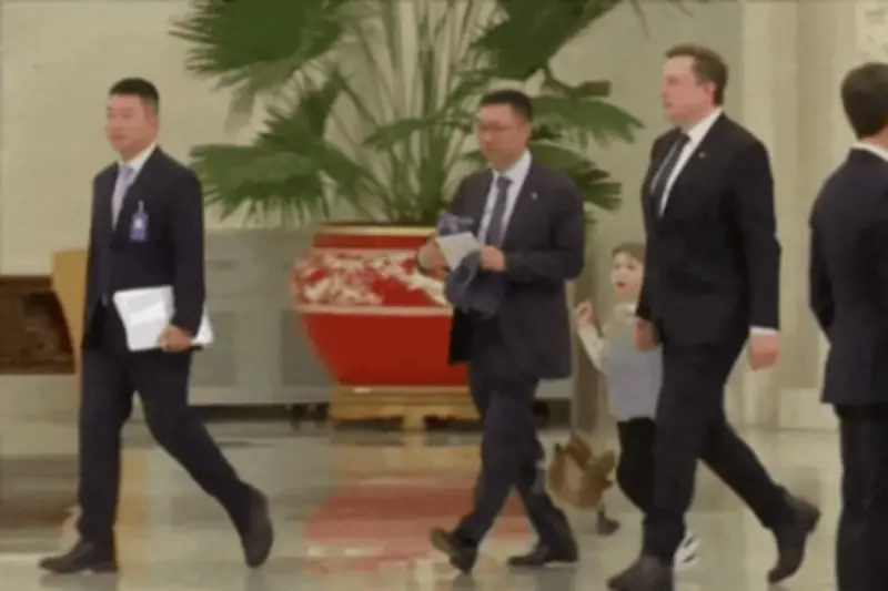 Con trai tỷ phú Elon Musk chiếm sóng truyền thông với phát ngôn gây sốc