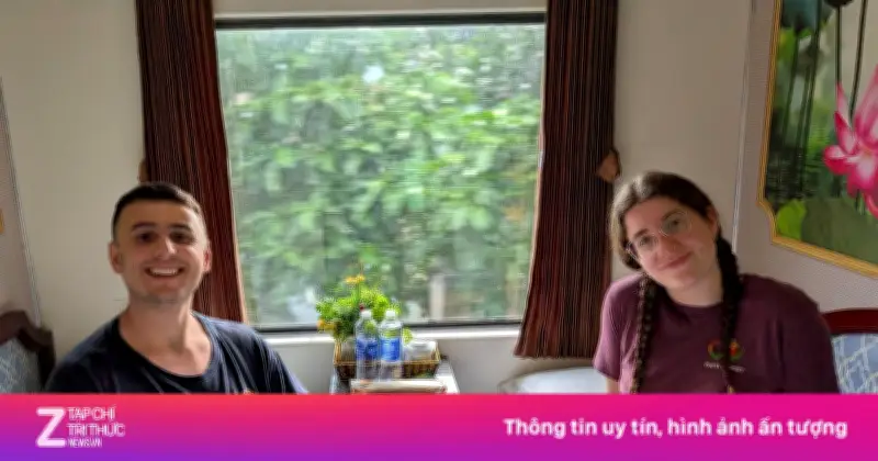 Cặp đôi ngoại quốc mê tàu hỏa Việt Nam, chia sẻ hành trình ngắm núi biển