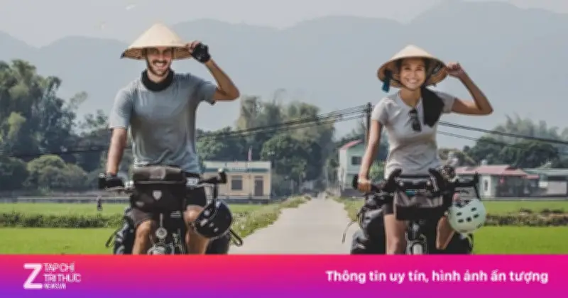 Cặp vợ chồng Việt - Pháp đạp xe 16.000 km từ Pháp về Việt Nam làm thiện nguyện