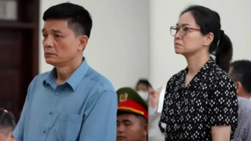 Cựu Cục trưởng An toàn thực phẩm khai nhận tiền doanh nghiệp là sai nhưng hồ sơ vẫn đúng quy định