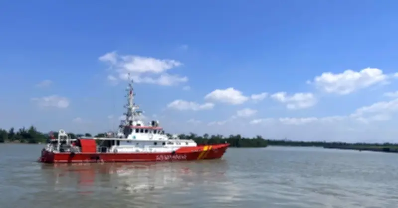 Cứu nạn thành công 9 ngư dân tàu cá Hải Phòng, tiếp tục tìm 2 người mất tích