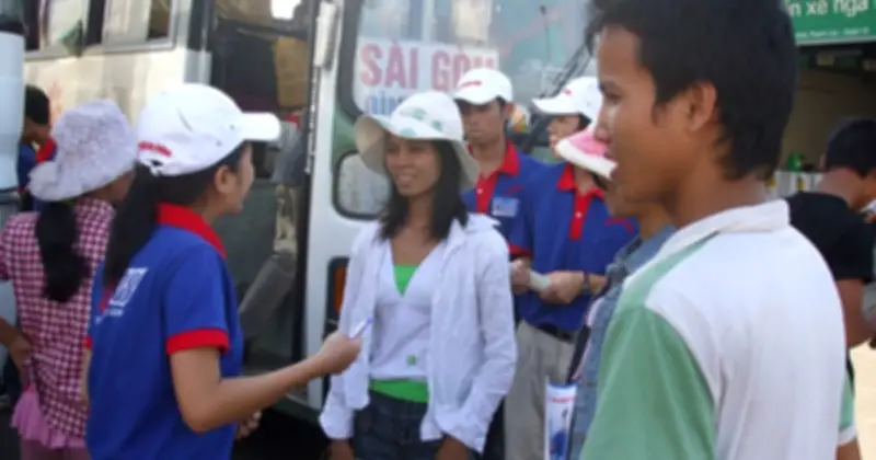 Cựu sinh viên Bách Khoa dành gần 10 năm tiếp sức mùa thi tại bến xe