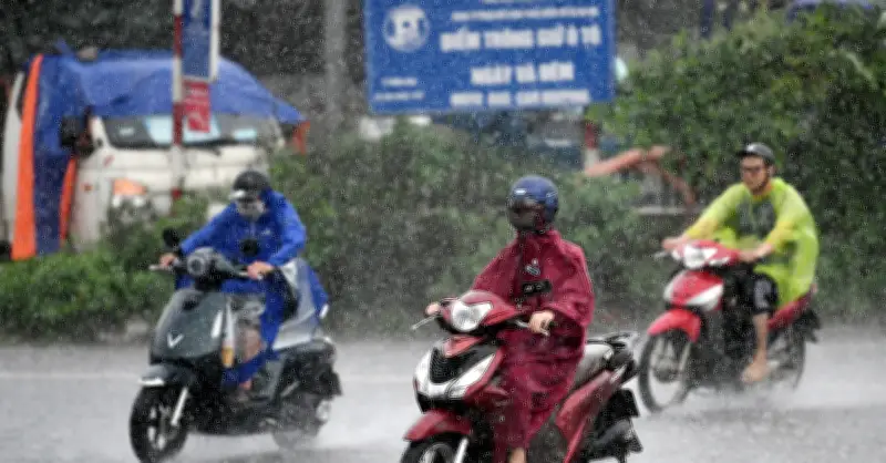 Dự báo thời tiết 21/5: Miền Bắc mưa rào, sau đó nắng nóng trở lại