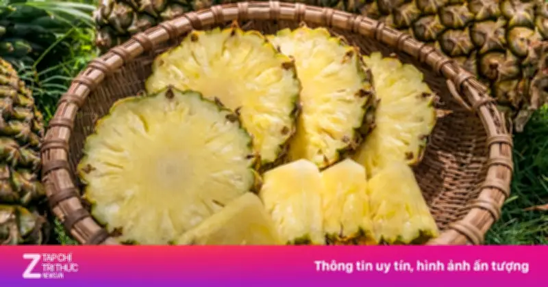 Dứa vào mùa ngọt thơm nhưng những người này không nên ăn nhiều