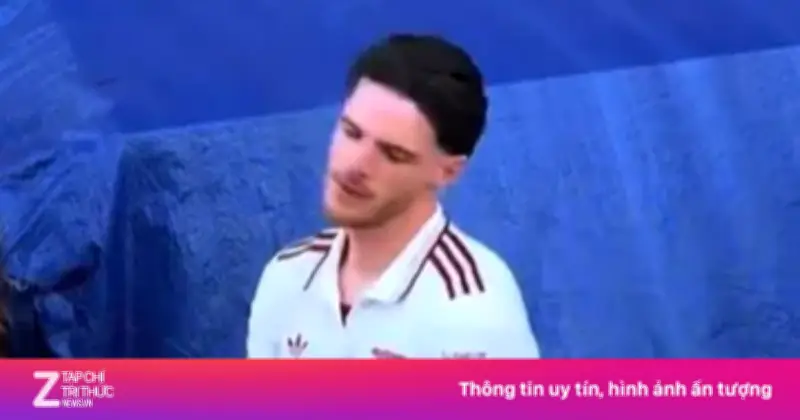 Declan Rice buồn bã khi West Ham rớt hạng Premier League