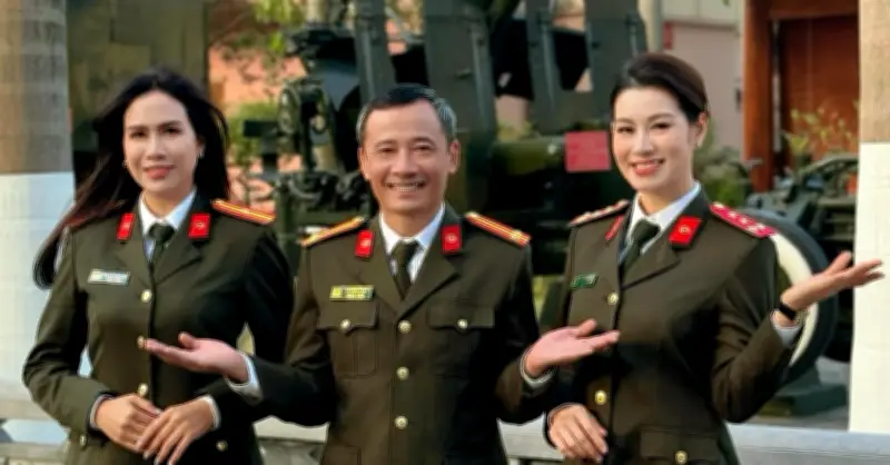 Diễn viên chuyên vai phản diện trên VTV ngoài đời là Trung tá Công an