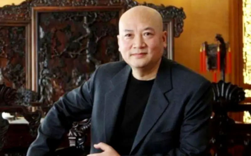 Diễn viên 'Đường Tăng' Trì Trọng Thụy tiều tụy trong tang lễ vợ, từ bỏ khối tài sản 6,8 tỷ USD