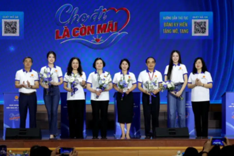 Dân hậu Việt lan tỏa lối sống nhân ái với thông điệp 'Cho đi là còn mãi'
