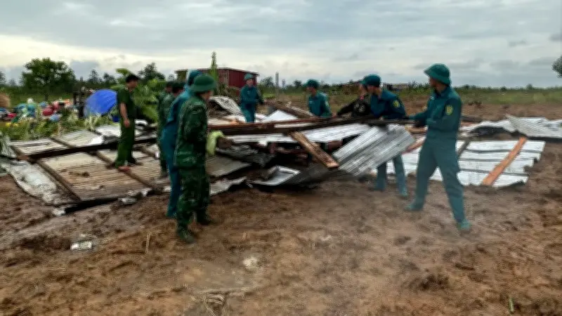 Dông lốc gây thiệt hại nặng tại xã biên giới Ia Lốp, Đắk Lắk