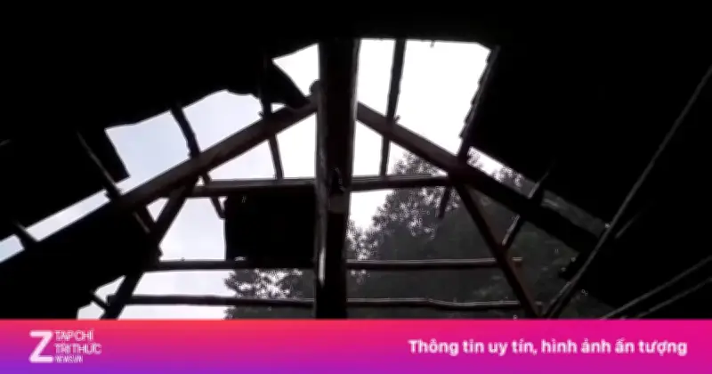 Dông lốc gây thương vong, hàng trăm nhà tốc mái tại nhiều tỉnh